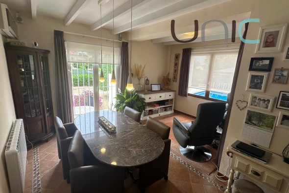 Resale - Villa - Albir