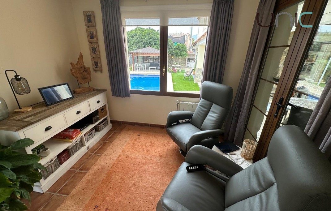 Resale - Villa - Albir