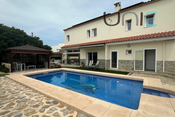 Resale - Villa - Albir
