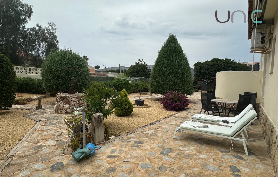 Resale - Villa - Albir
