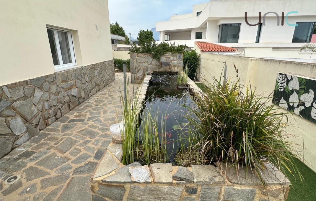Resale - Villa - Albir