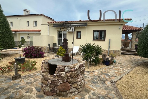 Resale - Villa - Albir