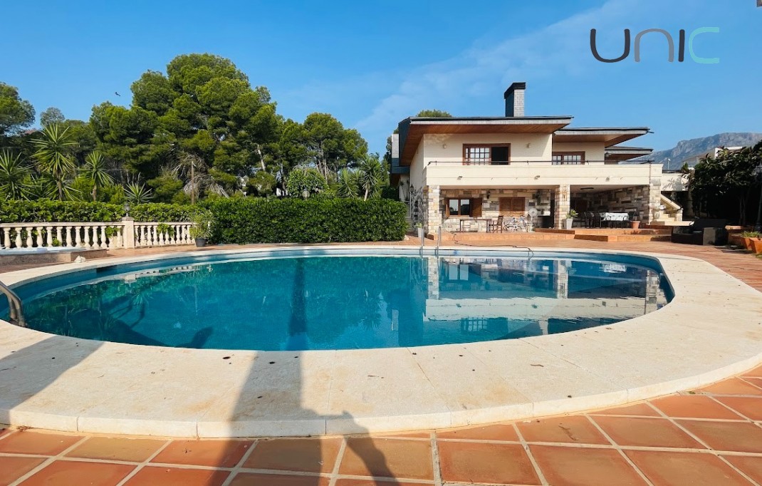 Sale - Villa - La Nucia - Coloma