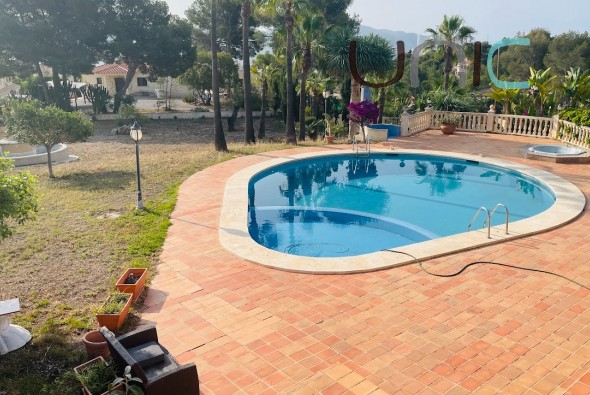 Resale - Villa - La Nucia