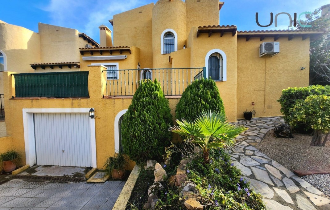 Resale - Villa - La Nucia