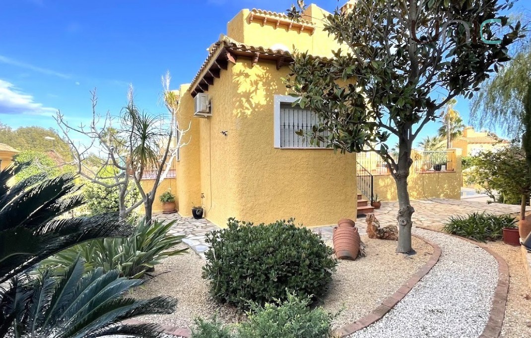 Resale - Villa - La Nucia