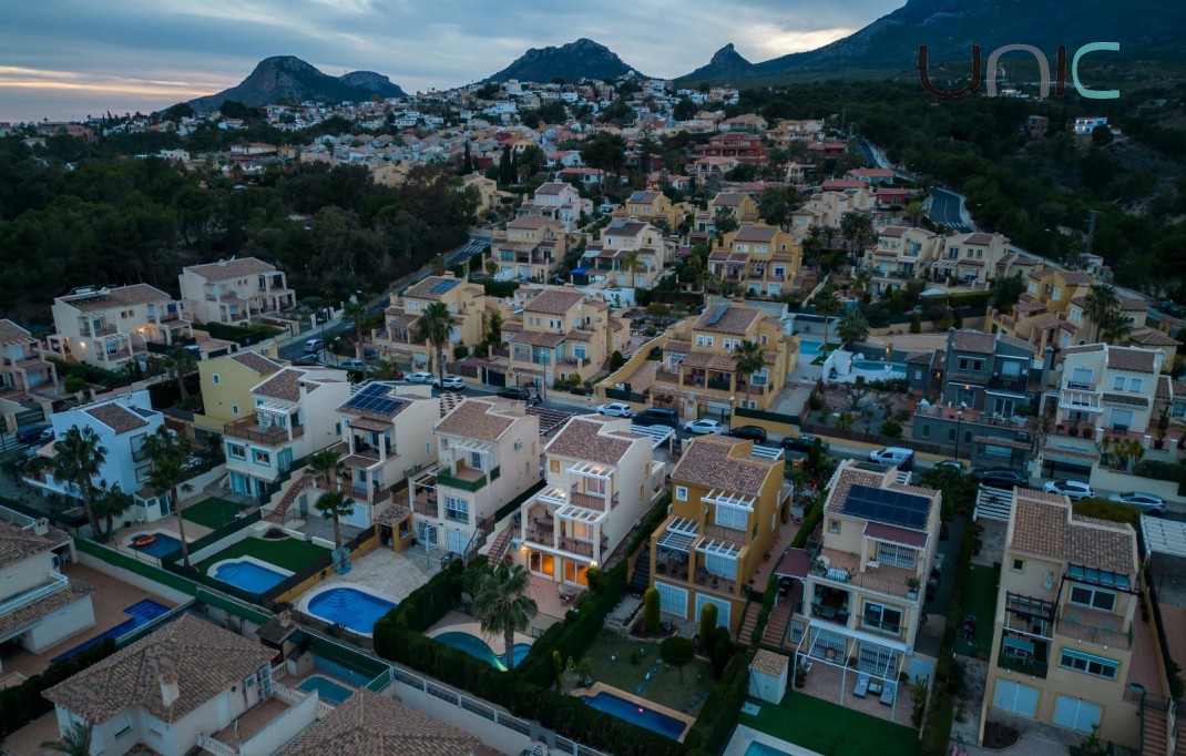 Resale - Villa - La Nucia