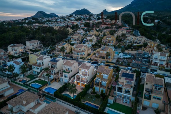 Resale - Villa - La Nucia