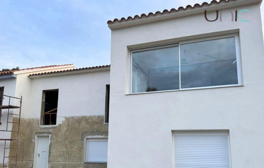 Resale - Villa - Altea