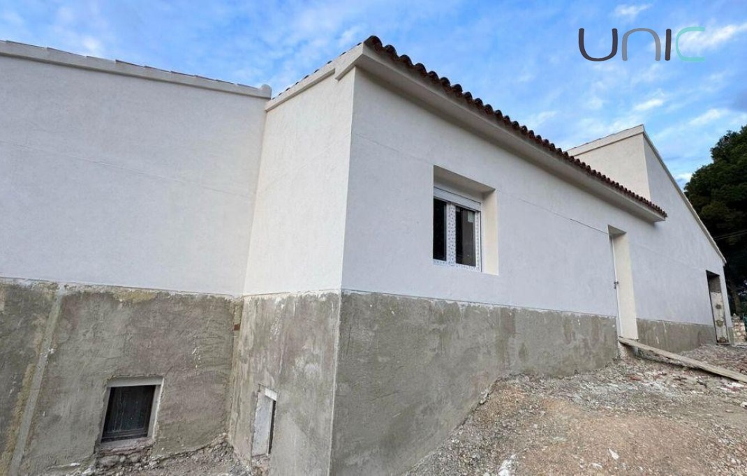 Resale - Villa - Altea