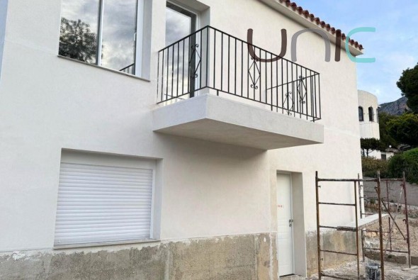Resale - Villa - Altea