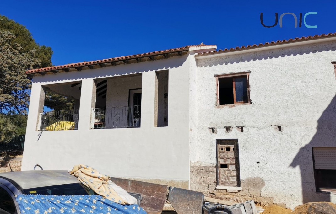 Resale - Villa - Altea