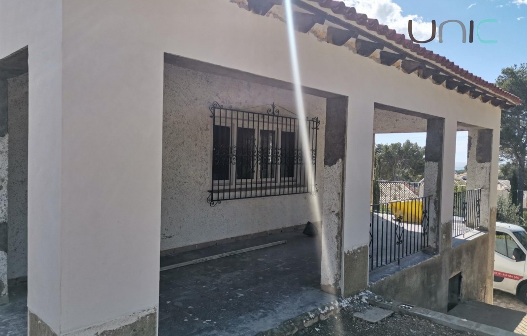 Resale - Villa - Altea