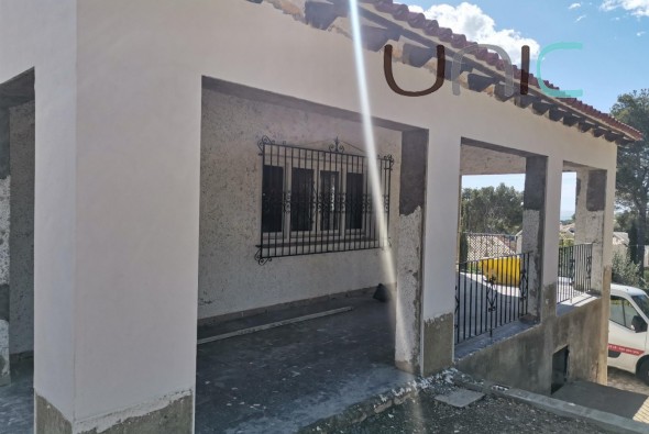 Resale - Villa - Altea