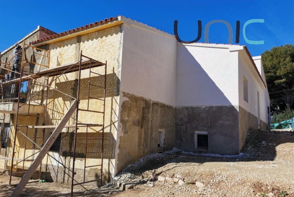 Resale - Villa - Altea