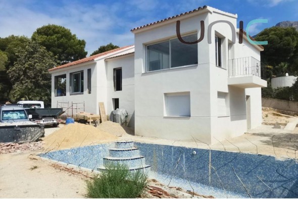 Resale - Villa - Altea