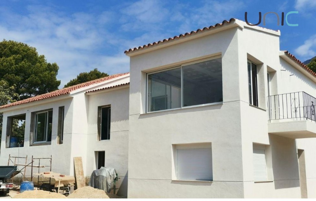 Resale - Villa - Altea