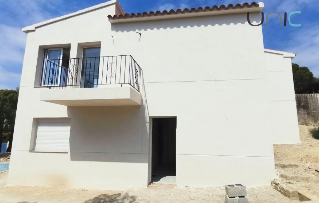 Resale - Villa - Altea