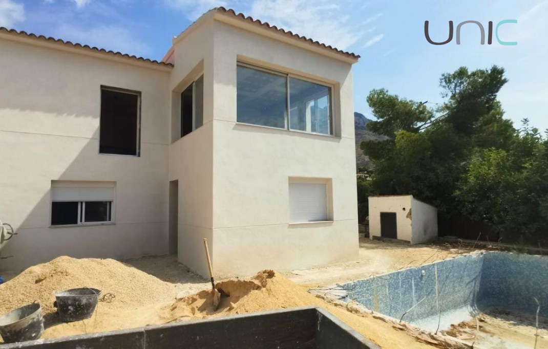 Resale - Villa - Altea