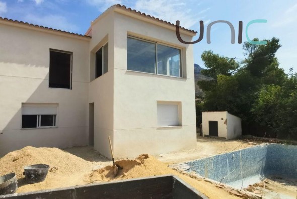 Resale - Villa - Altea