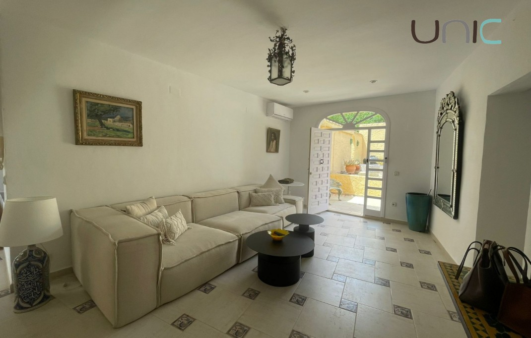 Alquiler a largo plazo - Villa - Alfaz del Pi