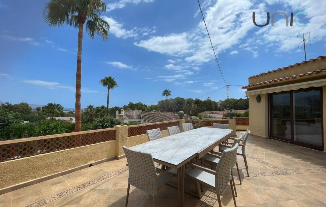 Alquiler a largo plazo - Villa - Alfaz del Pi