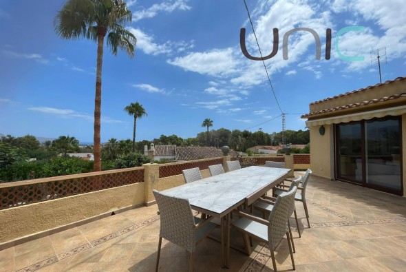 Alquiler a largo plazo - Villa - Alfaz del Pi