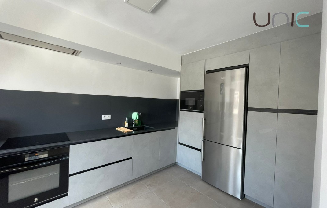 Alquiler a largo plazo - Villa - Alfaz del Pi