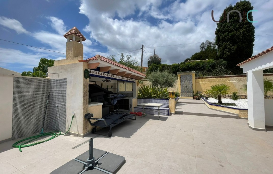 Alquiler a largo plazo - Villa - Alfaz del Pi