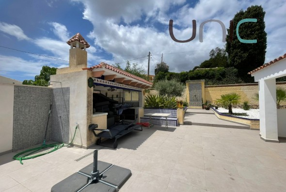 Alquiler a largo plazo - Villa - Alfaz del Pi