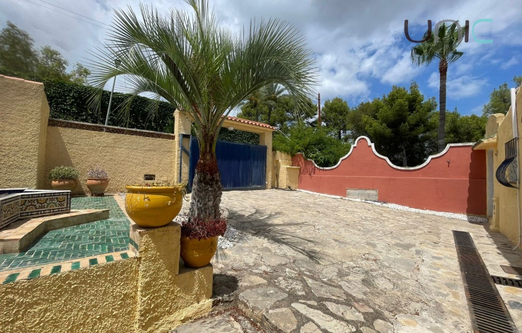 Alquiler a largo plazo - Villa - Alfaz del Pi