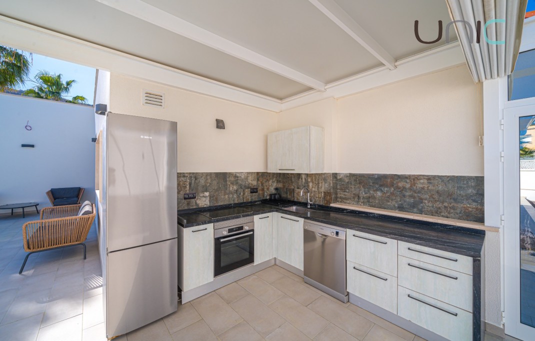 Resale - Villa - Albir