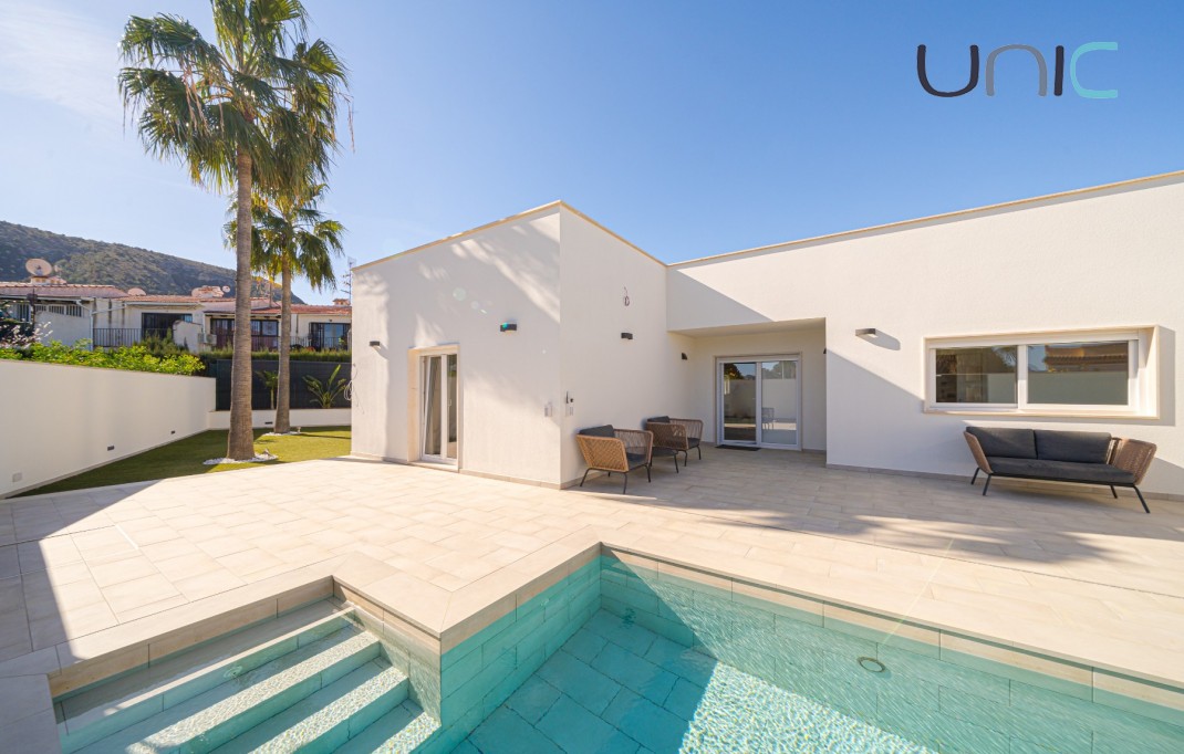 Resale - Villa - Albir
