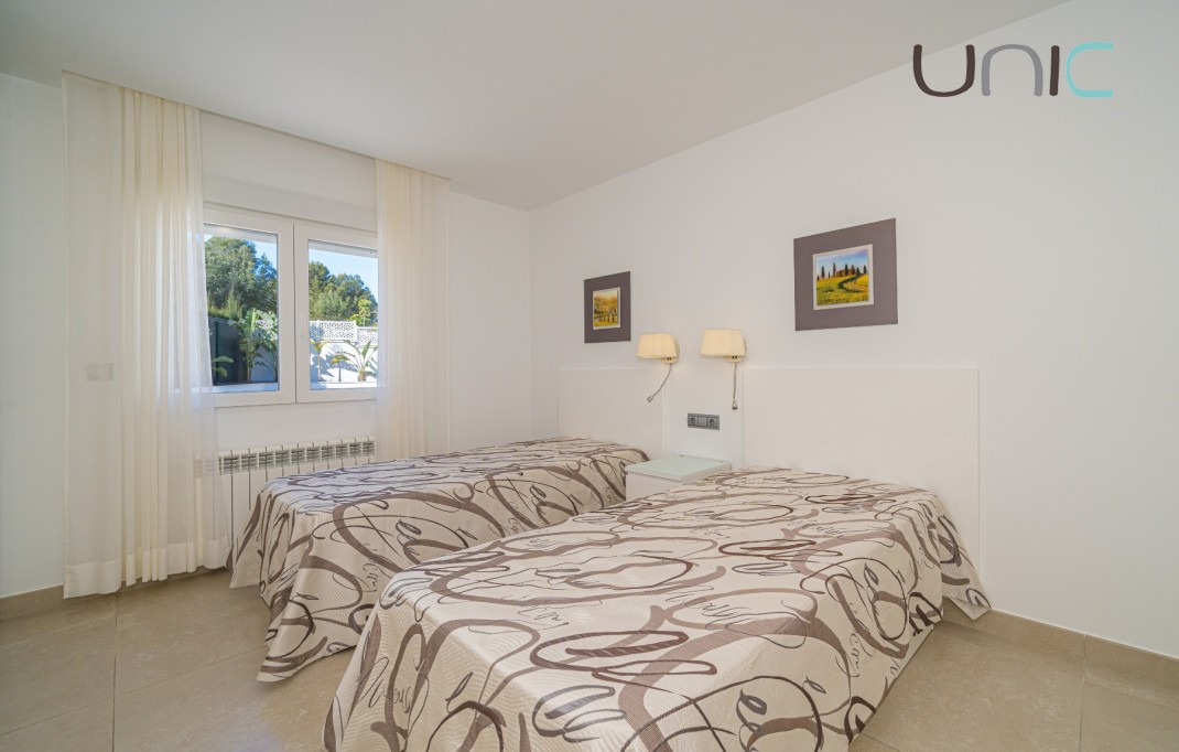 Resale - Villa - Albir