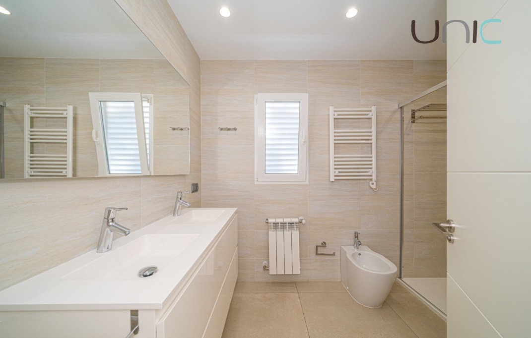Resale - Villa - Albir