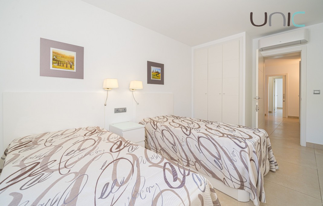 Resale - Villa - Albir