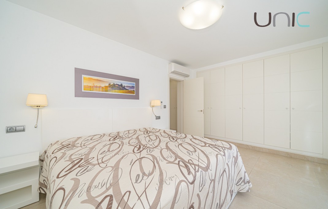 Resale - Villa - Albir