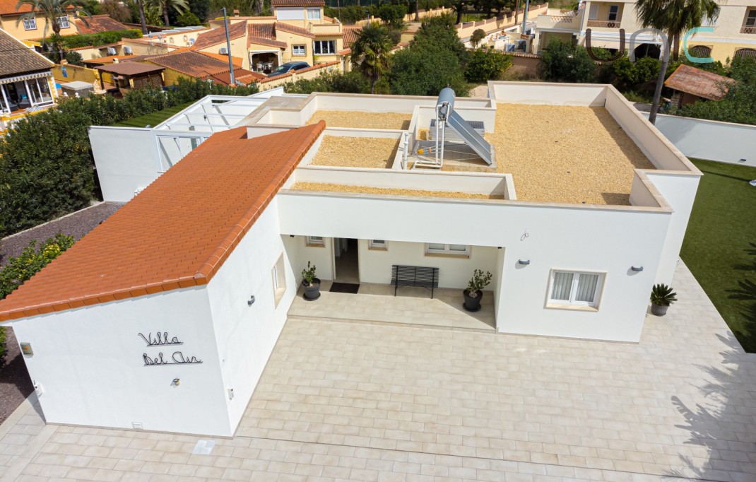 Resale - Villa - Albir