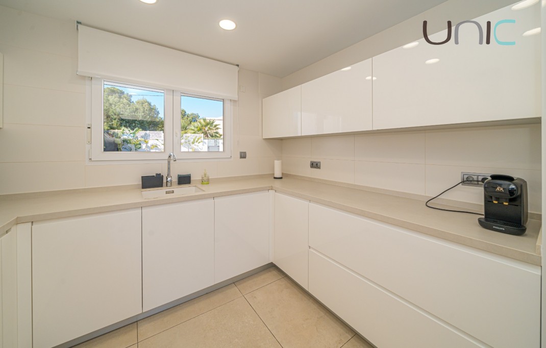 Resale - Villa - Albir
