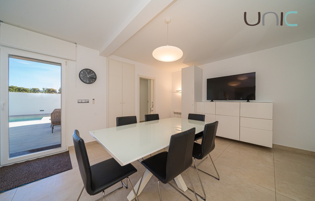 Resale - Villa - Albir