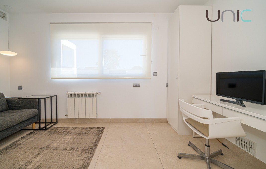 Resale - Villa - Albir