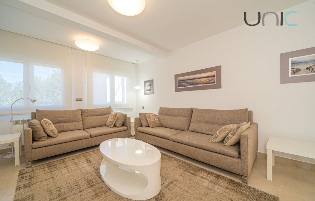 Resale - Villa - Albir