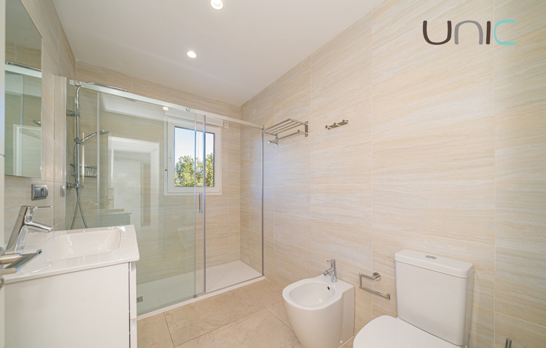Resale - Villa - Albir