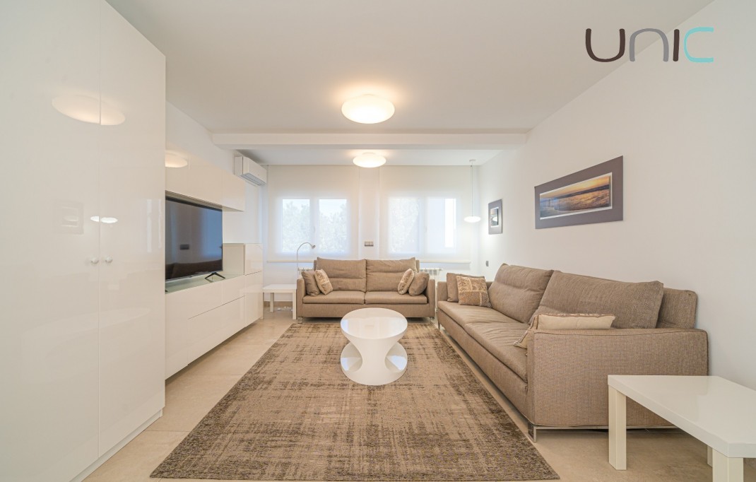 Resale - Villa - Albir