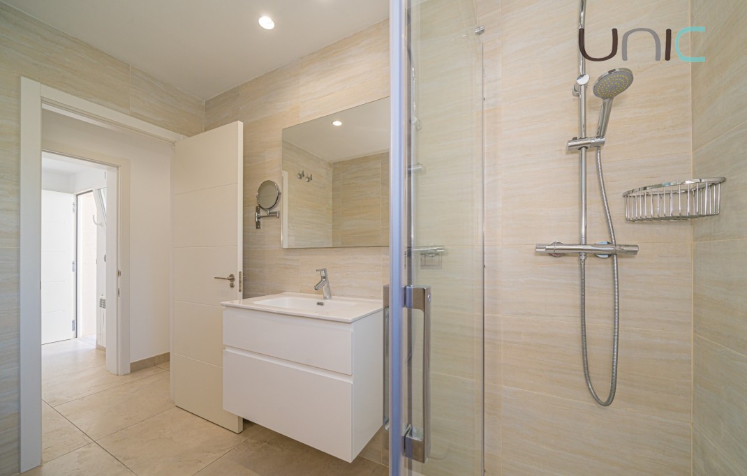 Resale - Villa - Albir