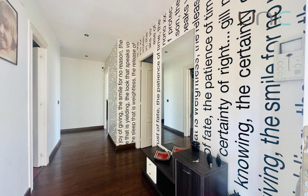 Resale - Villa - Albir