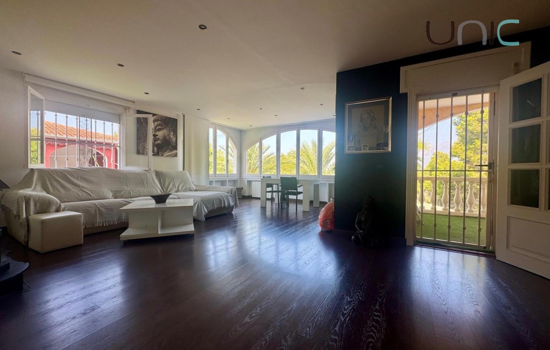 Resale - Villa - Albir