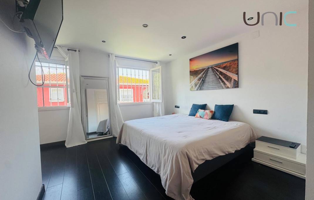 Resale - Villa - Albir