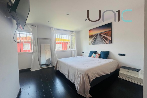 Resale - Villa - Albir