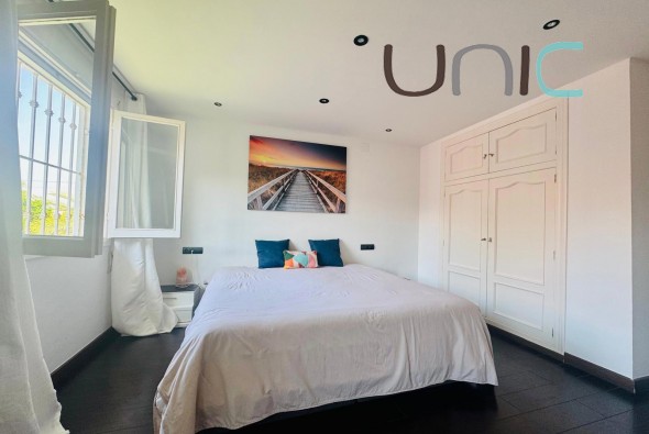 Resale - Villa - Albir